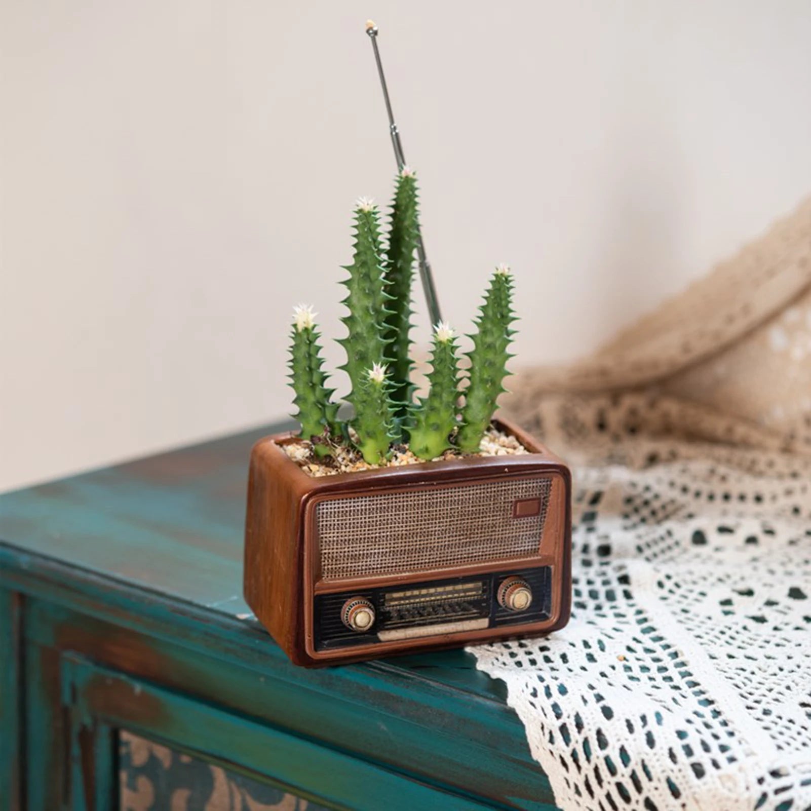 Innovative Flower Pot Retro Radio-Shaped Multi-functional Planter Home Decoration Garden Desktop Classic Ornament for Succulent