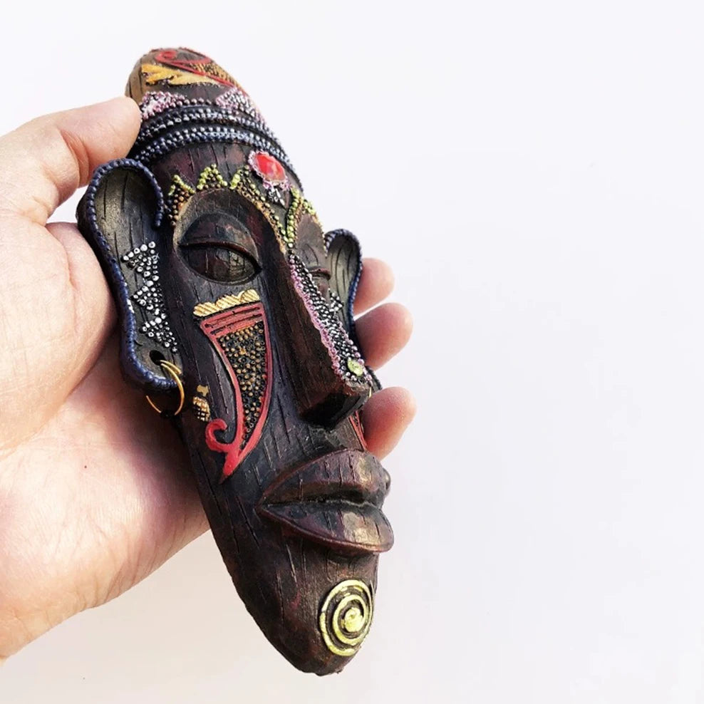 1pc, African Style Hanging Decorations, South Africa Mask Pendant, Handmade Painted Resin Craft, Restaurant Bar Wall Decoration