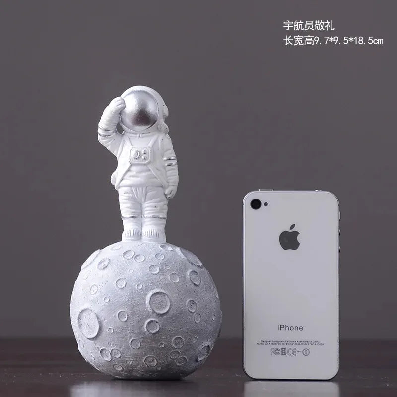 Nordic Modern Astronaut Miniature Figurines Resin Craft Home Fairy Garden Desk Decoration Furnishing Articles Room Accessories