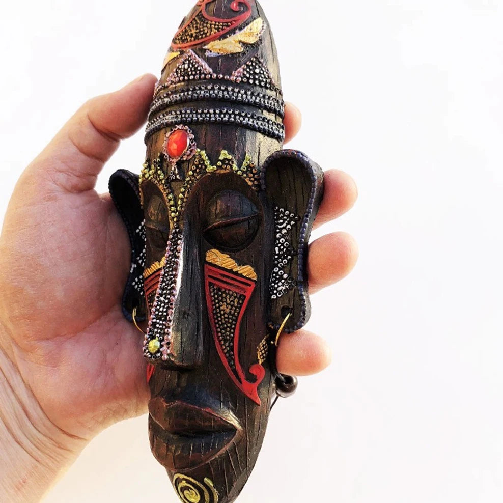 1pc, African Style Hanging Decorations, South Africa Mask Pendant, Handmade Painted Resin Craft, Restaurant Bar Wall Decoration