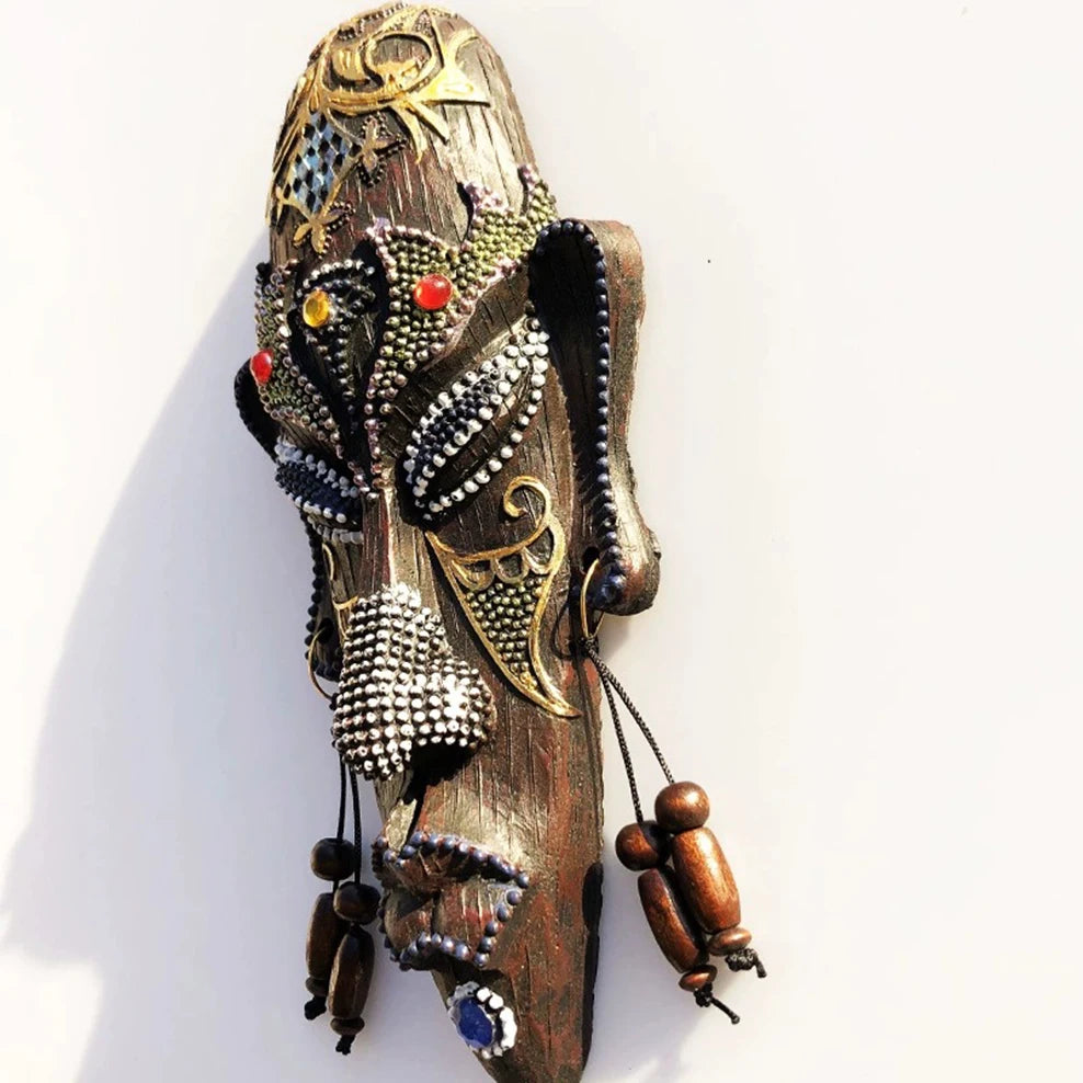 1pc, African Style Hanging Decorations, South Africa Mask Pendant, Handmade Painted Resin Craft, Restaurant Bar Wall Decoration