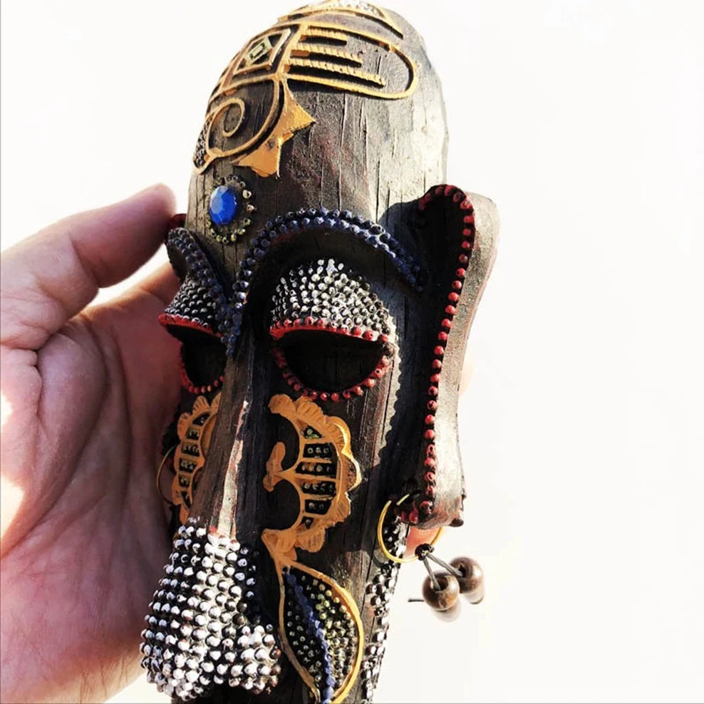 1pc, African Style Hanging Decorations, South Africa Mask Pendant, Handmade Painted Resin Craft, Restaurant Bar Wall Decoration