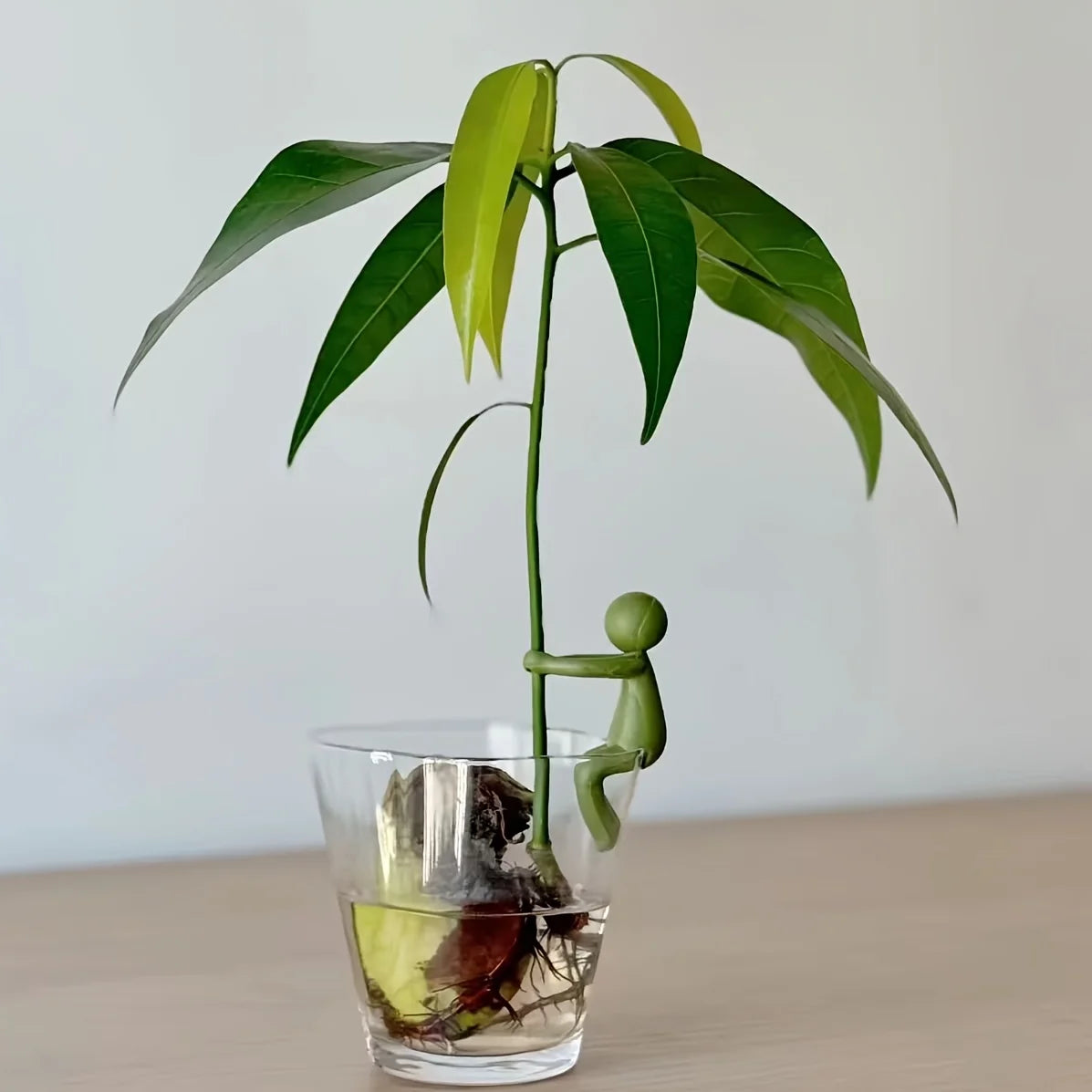 3 Colorful plant stand - The plastic flower stand features a unique design，Convenient for plant cultivation and flower storage，V