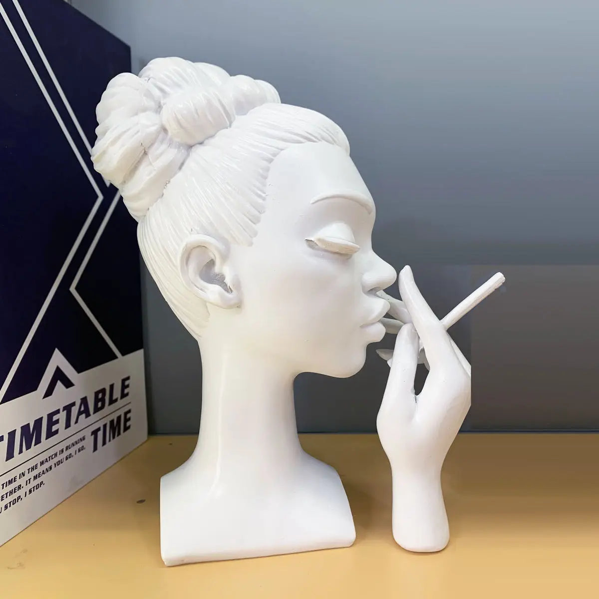 Noble Women Aromatherapy Stove Character Decor Living Room European Style Wine Cabinet Decoration Modern Crafts Home Decoration