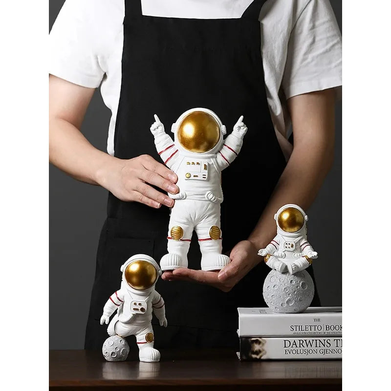 Nordic Modern Astronaut Miniature Figurines Resin Craft Home Fairy Garden Desk Decoration Furnishing Articles Room Accessories