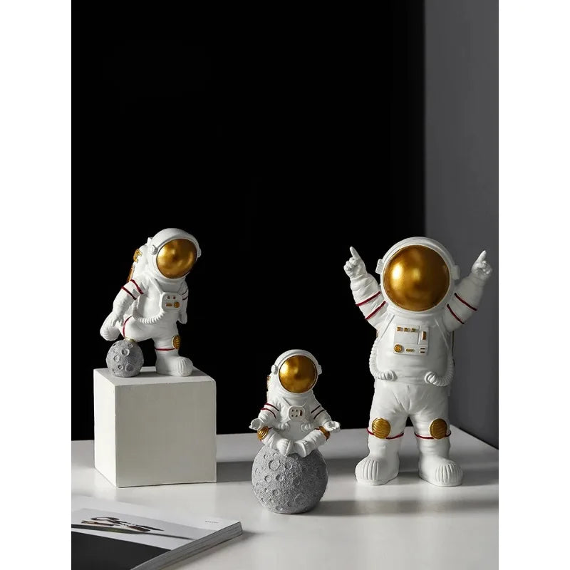 Nordic Modern Astronaut Miniature Figurines Resin Craft Home Fairy Garden Desk Decoration Furnishing Articles Room Accessories